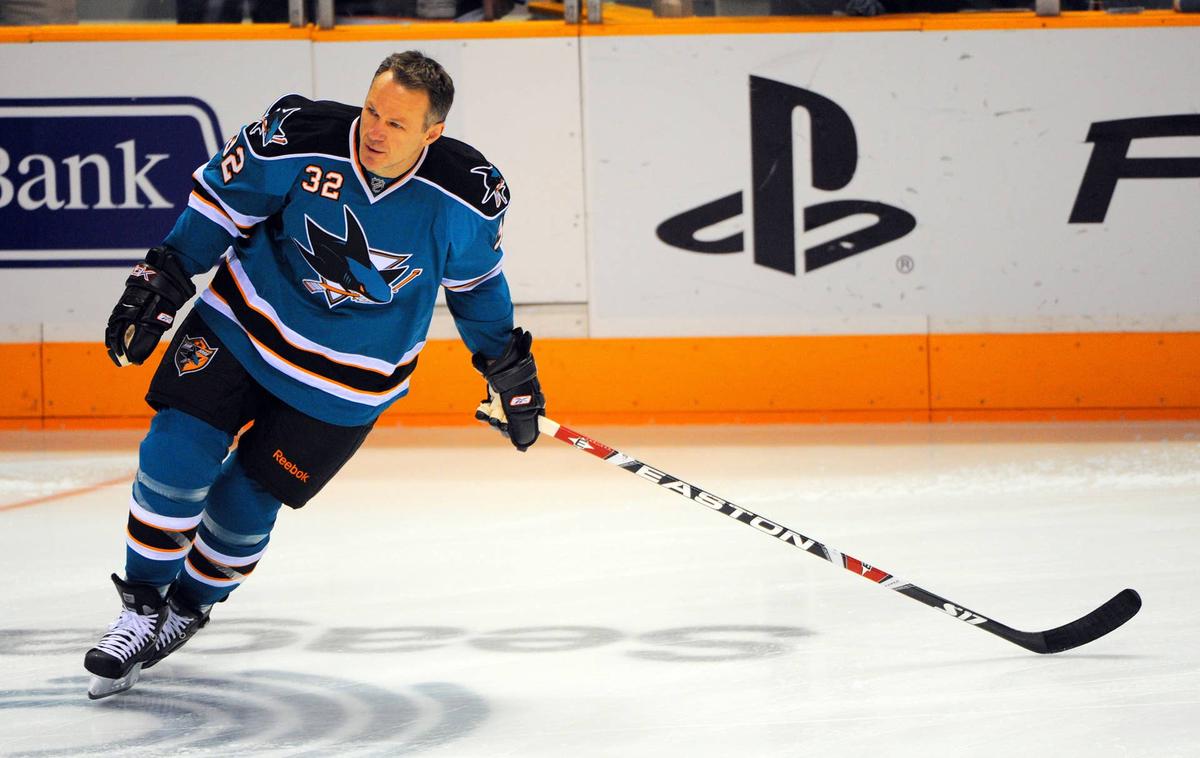  Jan. 20, 2009; San Jose, CA, USA; San Jose Sharks right wing Claude Lemieux (32) warms up before the game against the Vancouver Canucks at HP Pavilion. Mandatory Credit: Kyle Terada-USA TODAY Sports 