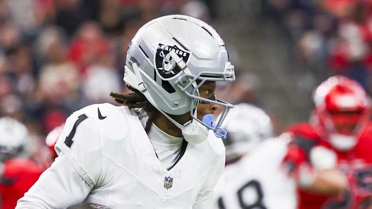  Dec 21, 2025; Houston, Texas, USA; Las Vegas Raiders wide receiver Tre Tucker (1) rushes on a sweep play against the Houston Texans during the first quarter at NRG Stadium. Mandatory Credit: Thomas Shea-Imagn Images | Thomas Shea-Imagn Images 