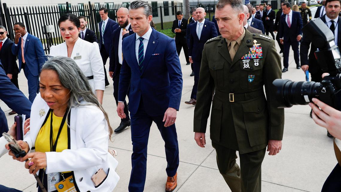 Exclusive-US general meets Cuban military officials at edge of Guantanamo Bay 