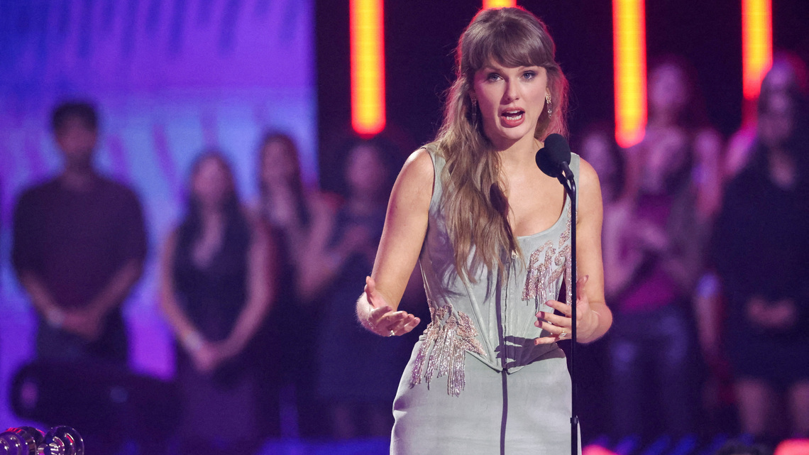 Taylor Swift surprises with performance at 'Toy Story 5' premiere in Hollywood 