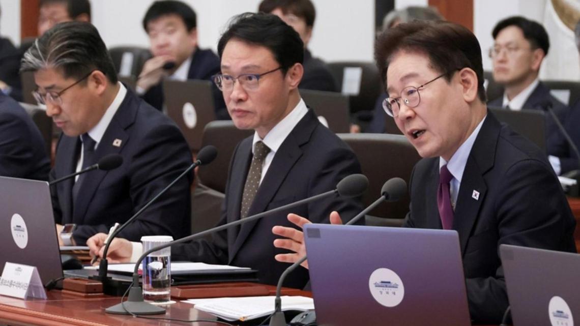 South Korea pushes looser rules for high-tech sectors 