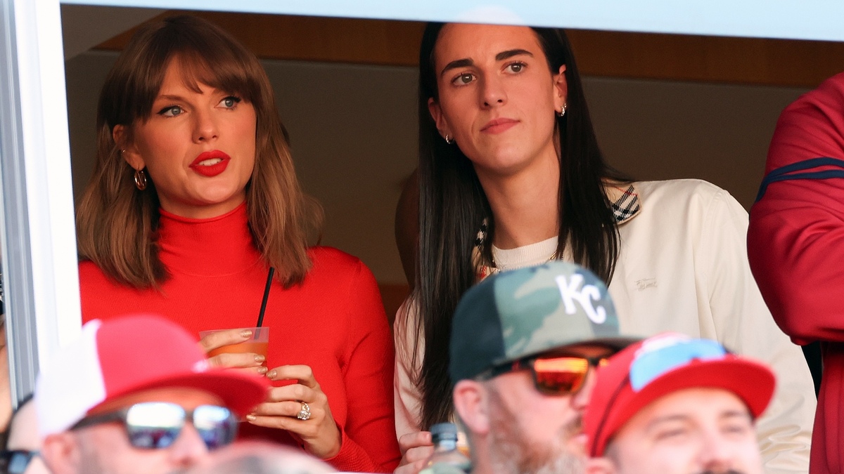 Taylor Swift besucht Chiefs-Spiel nur wenige Stunden nach ihrem Auftritt ...