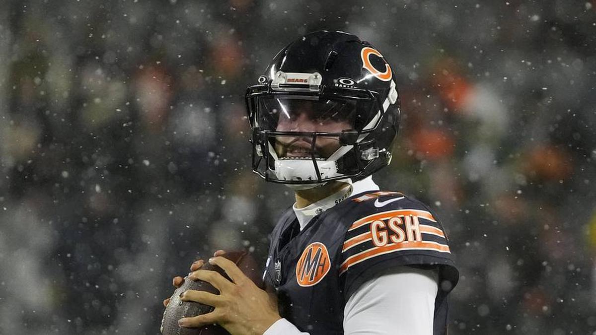  Jan 10, 2026; Chicago, IL, USA; Chicago Bears quarterback Caleb Williams (18) warms up prior to an NFC Wild Card Round game against the Green Bay Packers at Soldier Field. Mandatory Credit: David Banks-Imagn Images | David Banks-Imagn Images 