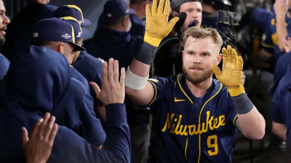 Rare power barrage leaves Brewers eyeing NLCS sweep of Dodgers 