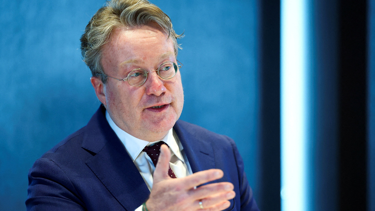 FILE PHOTO: European Central Bank governing council member Olaf Sleijpen speaks at press conference for the publication of Dutch central bank's annual report in Amsterdam, Netherlands, March 24, 2026. REUTERS/Piroschka van de Wouw/File Photo