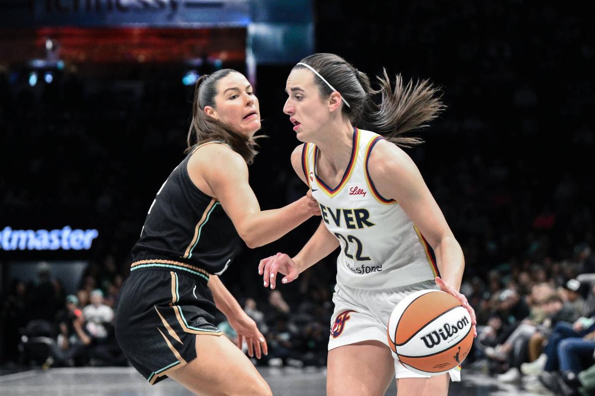  Indiana Fever guard Caitlin Clark (22). John Jones-Imagn Images