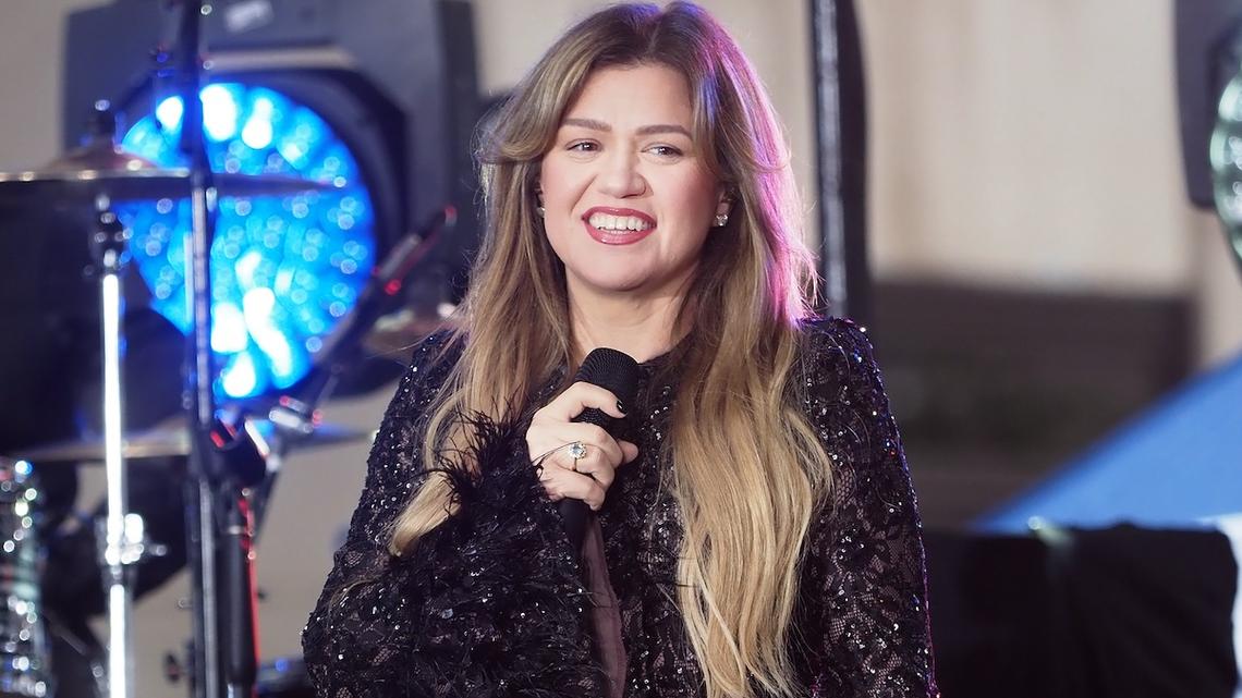 Kelly Clarkson Is ‘Slowly Warming Up to the Idea of Dating’ After Brandon Blackstock Divorce