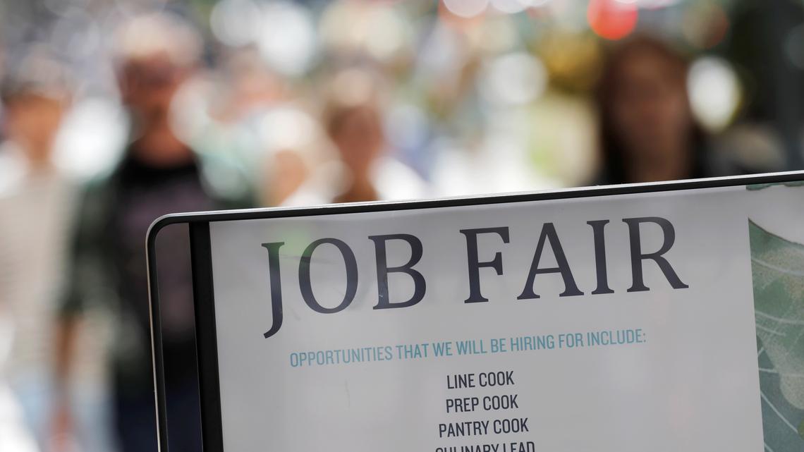 US weekly jobless claims fall; single-family housing starts tumble in April 