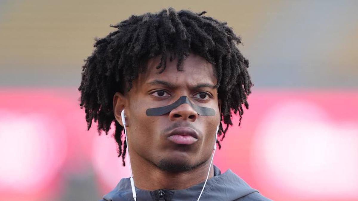  Nov 29, 2025; Berkeley, California, USA; California Golden Bears defensive back Hezekiah Masses (5) before the game against the Southern Methodist Mustangs at California Memorial Stadium. Mandatory Credit: Darren Yamashita-Imagn Images | Darren Yamashita-Imagn Images 