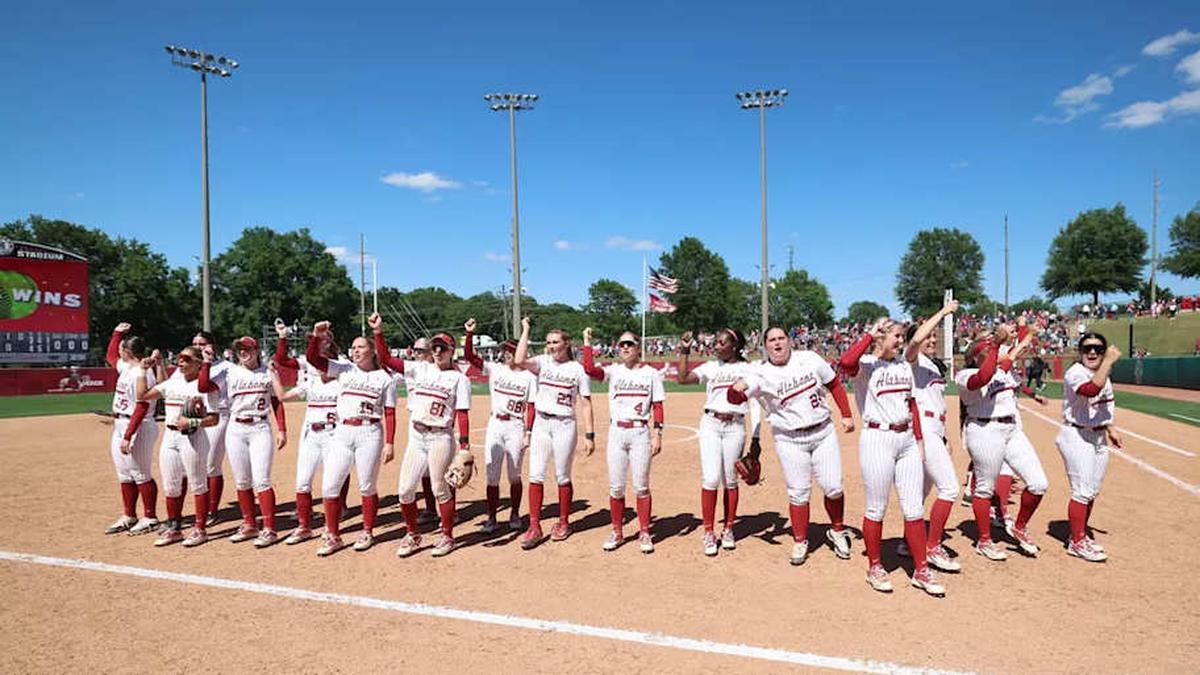  The University of Alabama softball team chants after the game at Rhoads Stadium in Tuscaloosa, AL on Saturday, May 2, 2026. | UA Athletics 