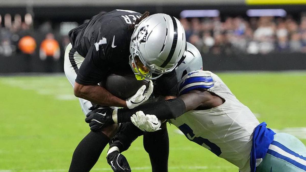  Nov 17, 2025; Paradise, Nevada, USA; Las Vegas Raiders wide receiver Tre Tucker (1) dives for a touchdown during the second half of the game against the Dallas Cowboys at Allegiant Stadium. Mandatory Credit: Stephen R. Sylvanie-Imagn Images | Stephen R. Sylvanie-Imagn Images 