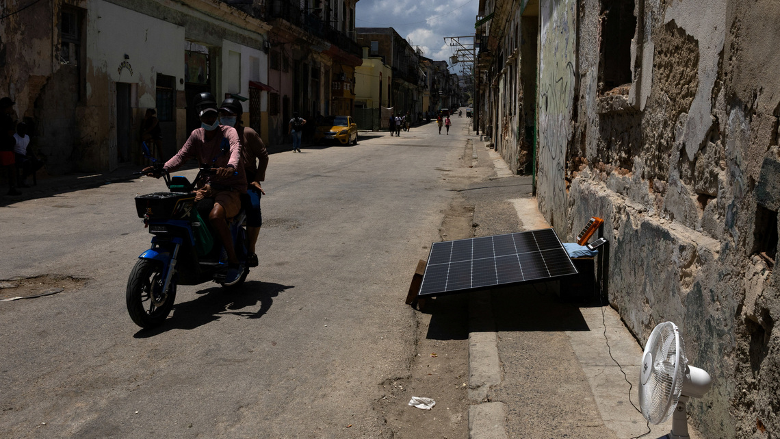 Cuba's national electric grid collapses, reason unknown 