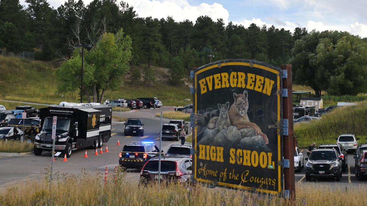 An investigation continues at Evergreen High School in Evergreen, Colo., on Sept. 10, 2025, after a student opened fire and wounded two classmates before killing himself. (RJ Sangosti/The Denver Post/TNS)