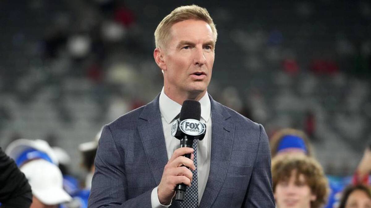  Jan 2, 2026; San Diego, CA, USA; Fox Sports broadcaster Joel Klatt emcees the Holiday Bowl trophy presentation at Snapdragon Stadium. | Kirby Lee-Imagn Images 