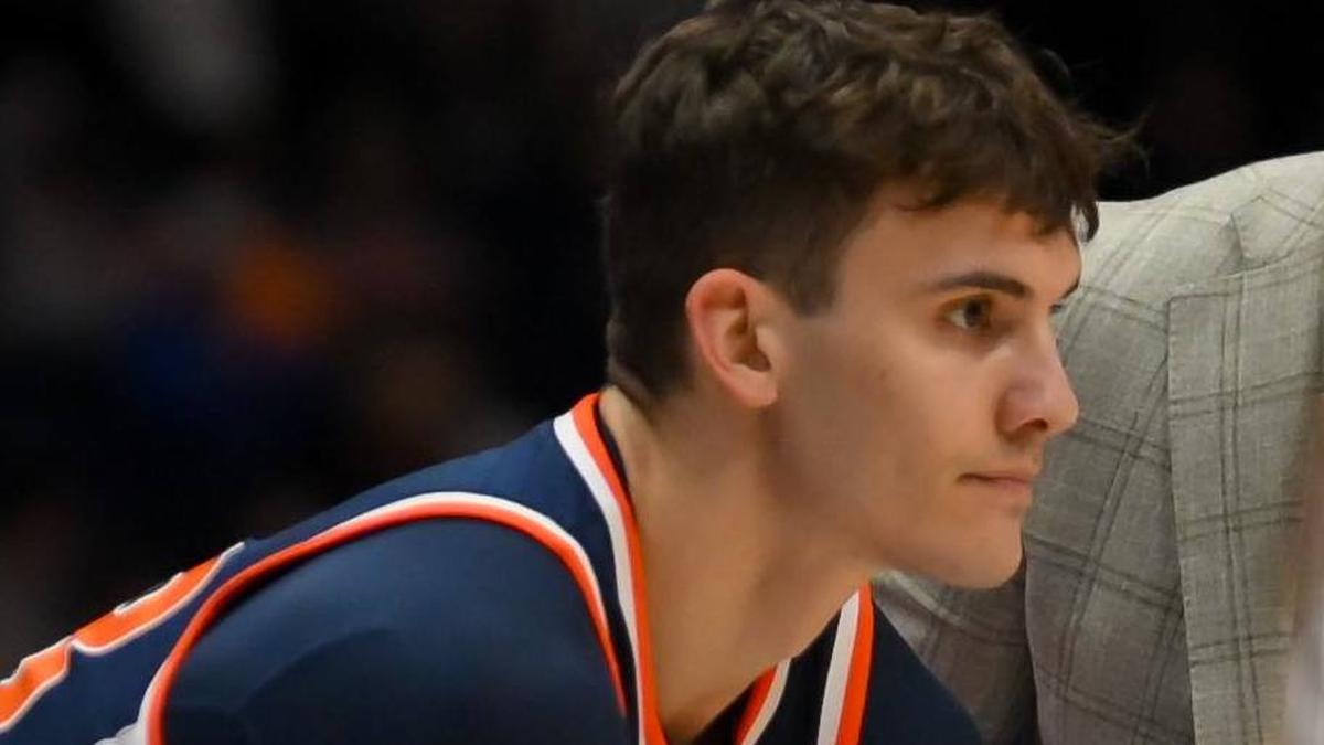  Mar 12, 2026; Nashville, TN, USA; Auburn Tigers head coach Steven Pearl talks with forward Filip Jovic (38) against the Tennessee Volunteers during the first half at Bridgestone Arena. Mandatory Credit: Steve Roberts-Imagn Images | Steve Roberts-Imagn Images 
