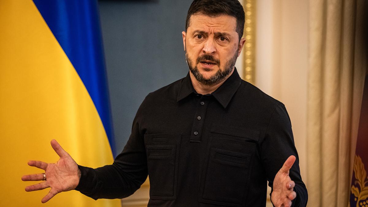 Ukrainian President Volodymyr Zelenskyy speaks to journalists in Ukraine's Presidential Office after retuning from the U.S., where he met with President Donald Trump and spoke at the United Nations General Assembly, on Sept. 27, 2025, in Kyiv, Ukraine. (Ed Ram/Getty Images/TNS)