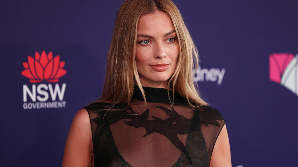 Margot Robbie's Classy Mary Janes Style Puts Boring Ballet Flats to Shame 