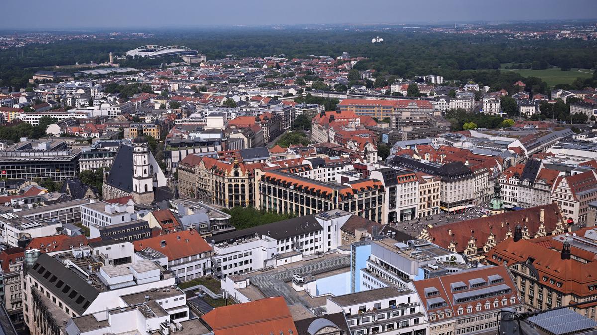 FIEL PHOTO: A general view of the central city in Leipzig. REUTERS/Annegret Hilse