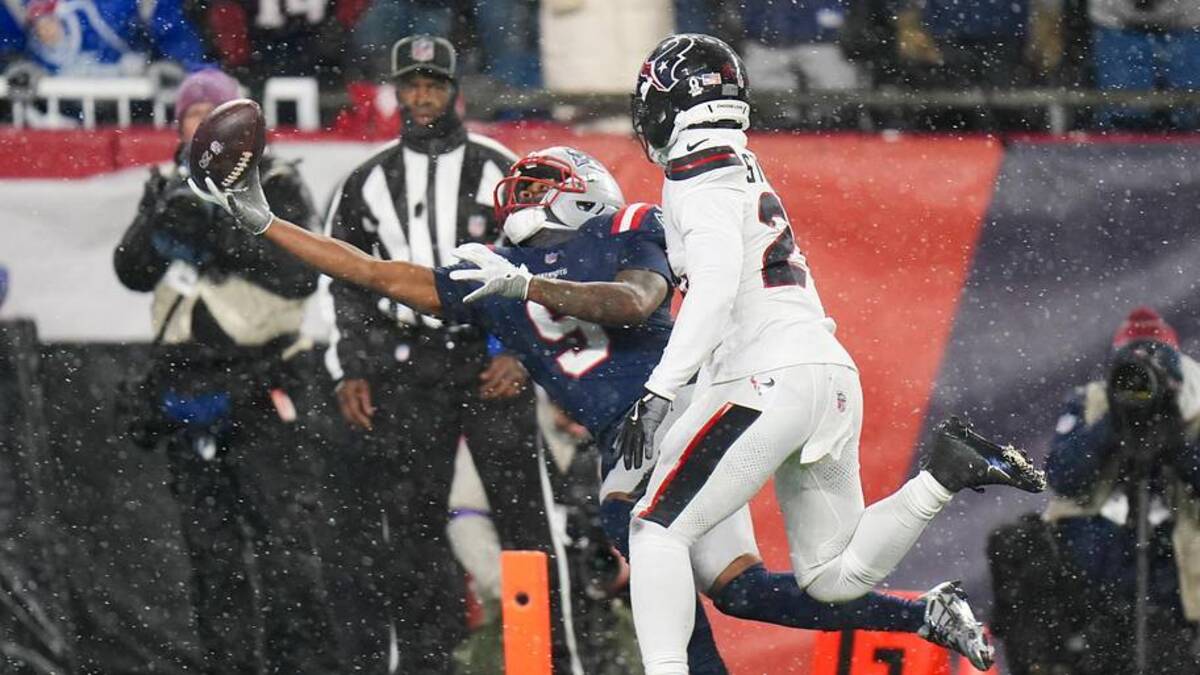  Jan 18, 2026; Foxborough, MA, USA; England Patriots wide receiver Kayshon Boutte (9) catches the ball for a touchdown in the fourth quarter against the Houston Texans in an AFC Divisional Round game at Gillette Stadium. Mandatory Credit: David Butler II-Imagn Images | David Butler II-Imagn Images 