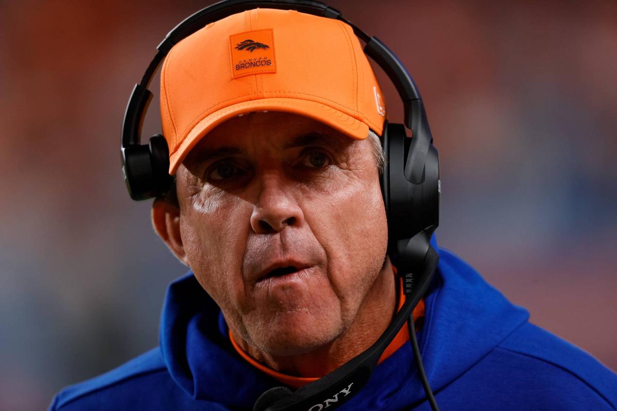  Denver Broncos head coach Sean Payton in the fourth quarter against the Los Angeles Chargers at Empower Field at Mile High. 