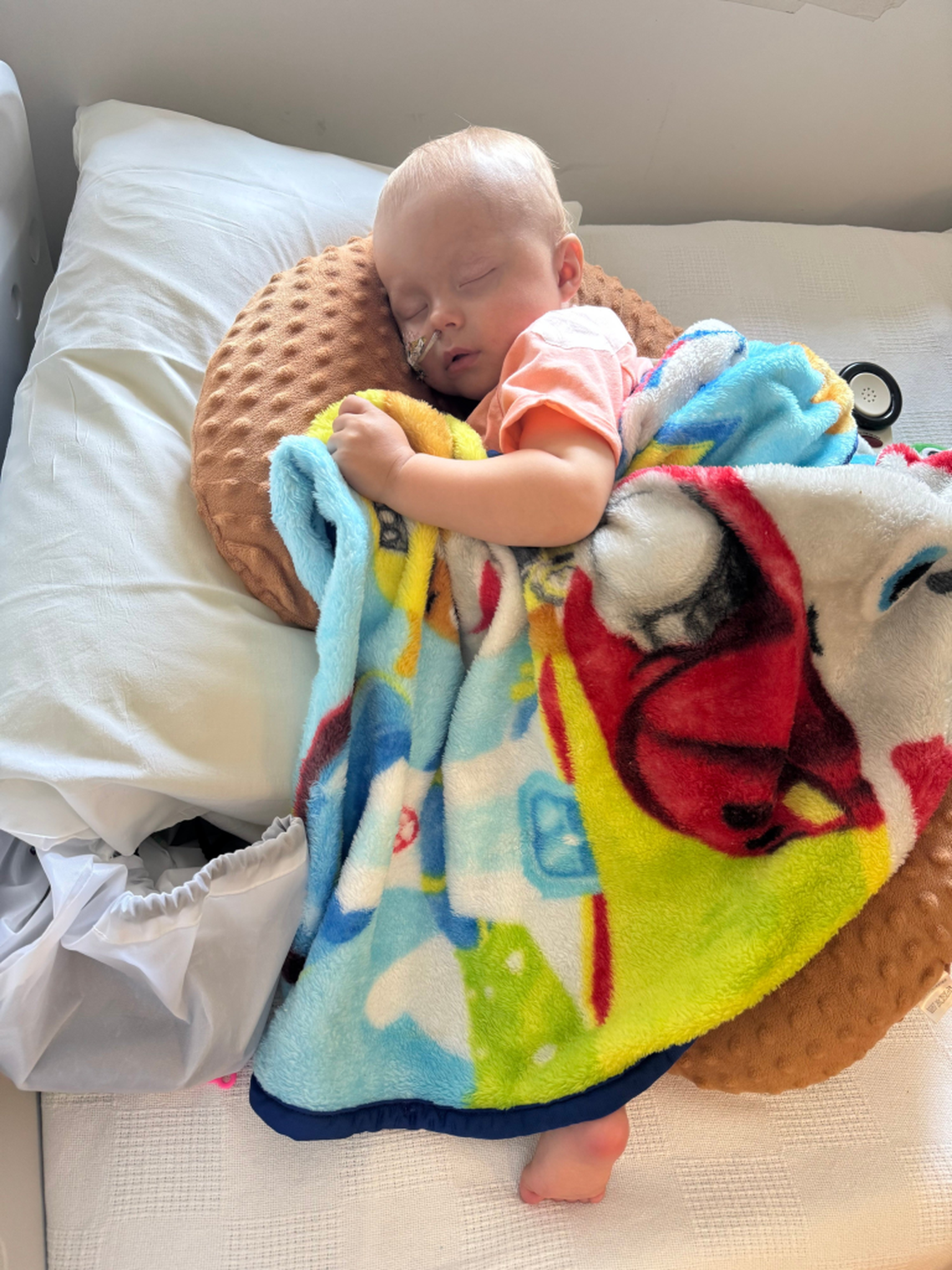  Little Crew in the hospital. (Cleveland Clinic via SWNS) 