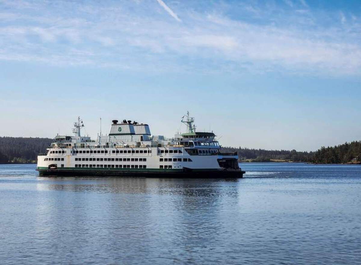  Arrive early at the loading lanes and relax on the grass while waiting for your return ferry. Photo credit: June Russell-Chamberlin 