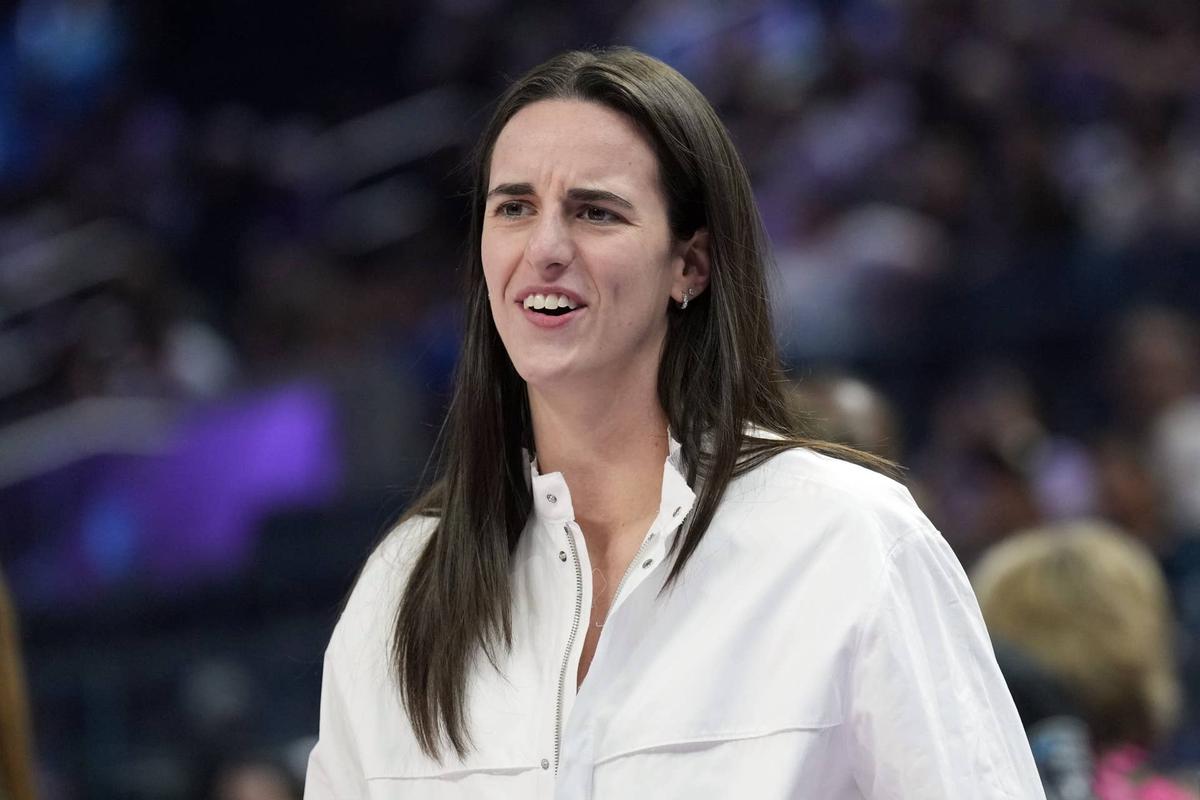  Indiana Fever guard Caitlin Clark (22) looks on during a game. Darren Yamashita-Imagn Images