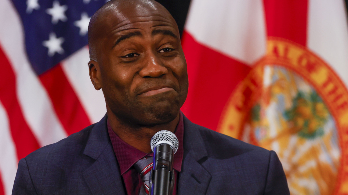 Florida plans to drop 4 vaccine mandates, despite Trump support for some shots 