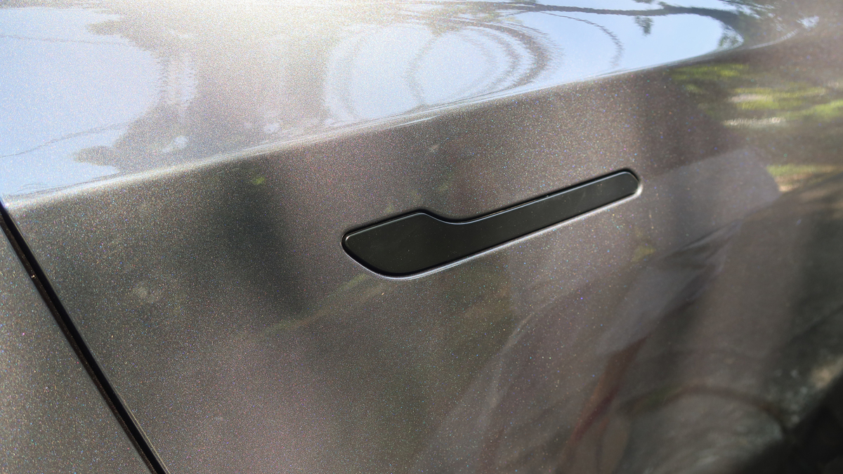 US to begin work on new car door safety rules after deaths in Teslas