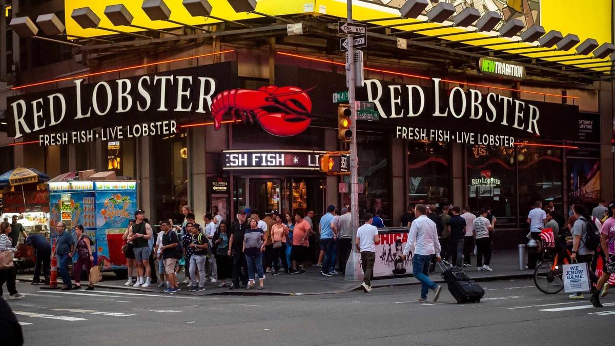  After the bankruptcy exit, Red Lobster continues to shrink its locations. Shutterstock