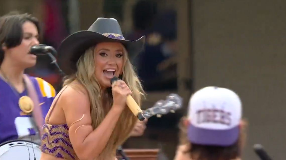 Fans Outraged Over Lainey Wilson's 'College GameDay' Performance 