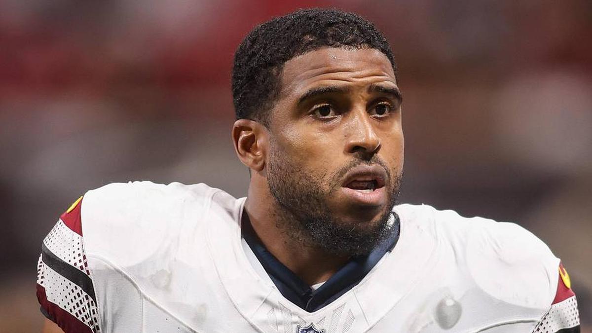  Sep 28, 2025; Atlanta, Georgia, USA; Washington Commanders linebacker Bobby Wagner (54) on the field during a game against the Atlanta Falcons at Mercedes-Benz Stadium. Mandatory Credit: Brett Davis-Imagn Images | Brett Davis-Imagn Images 