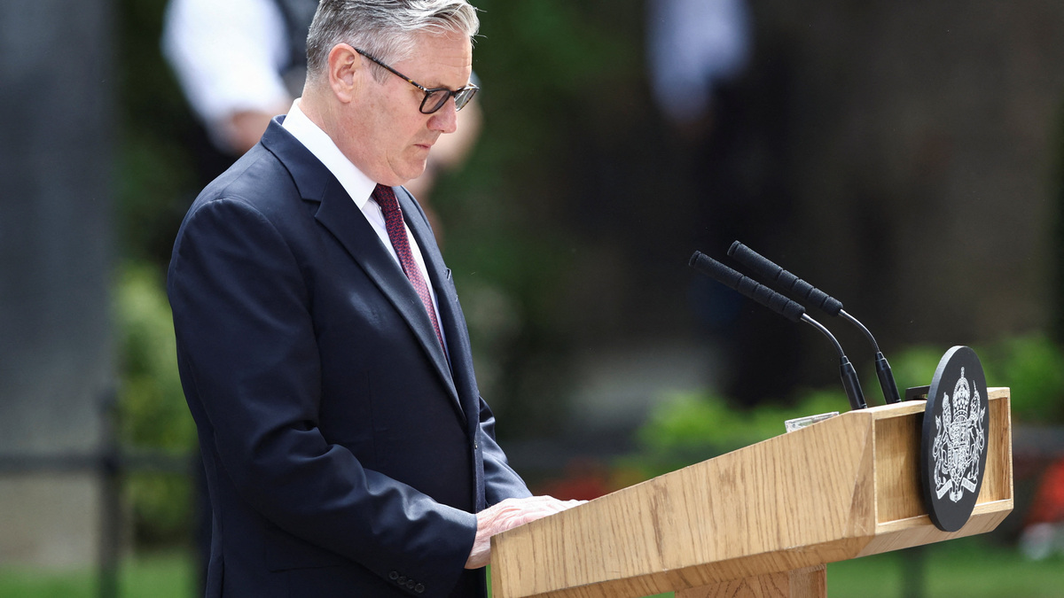 British Prime Minister Keir Starmer looks on, as he announces the timeline for his resignation, outside 10 Downing Street, in London, Britain, June 22, 2026. REUTERS/Toby Shepheard