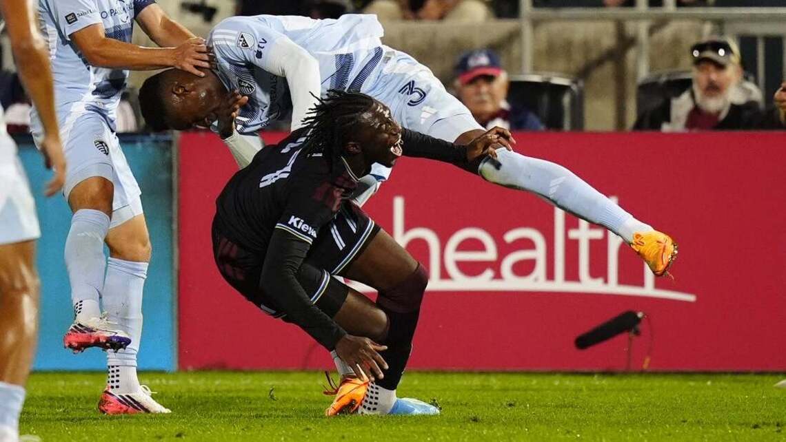 Rapids stay hot at home, blank Sporting Kansas City 