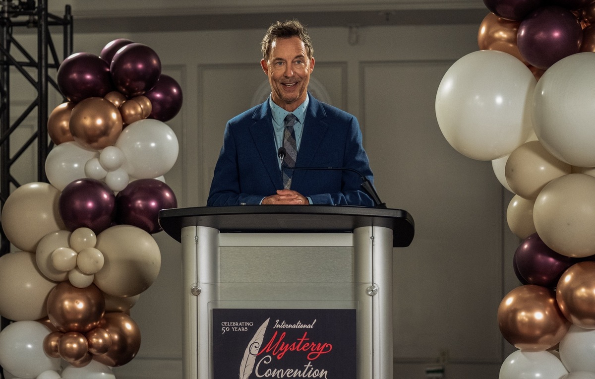  Tom Cavanagh.Mike Tompkins/AcornTV 
