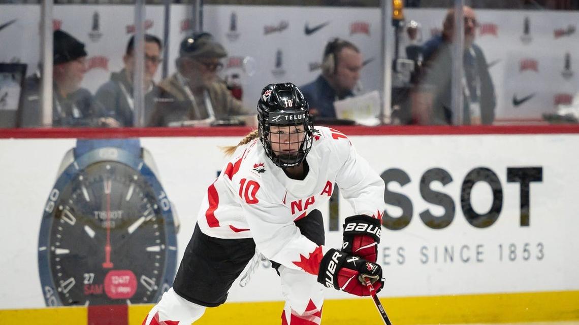 Rookie of Year Sarah Fillier signs extension with Sirens 