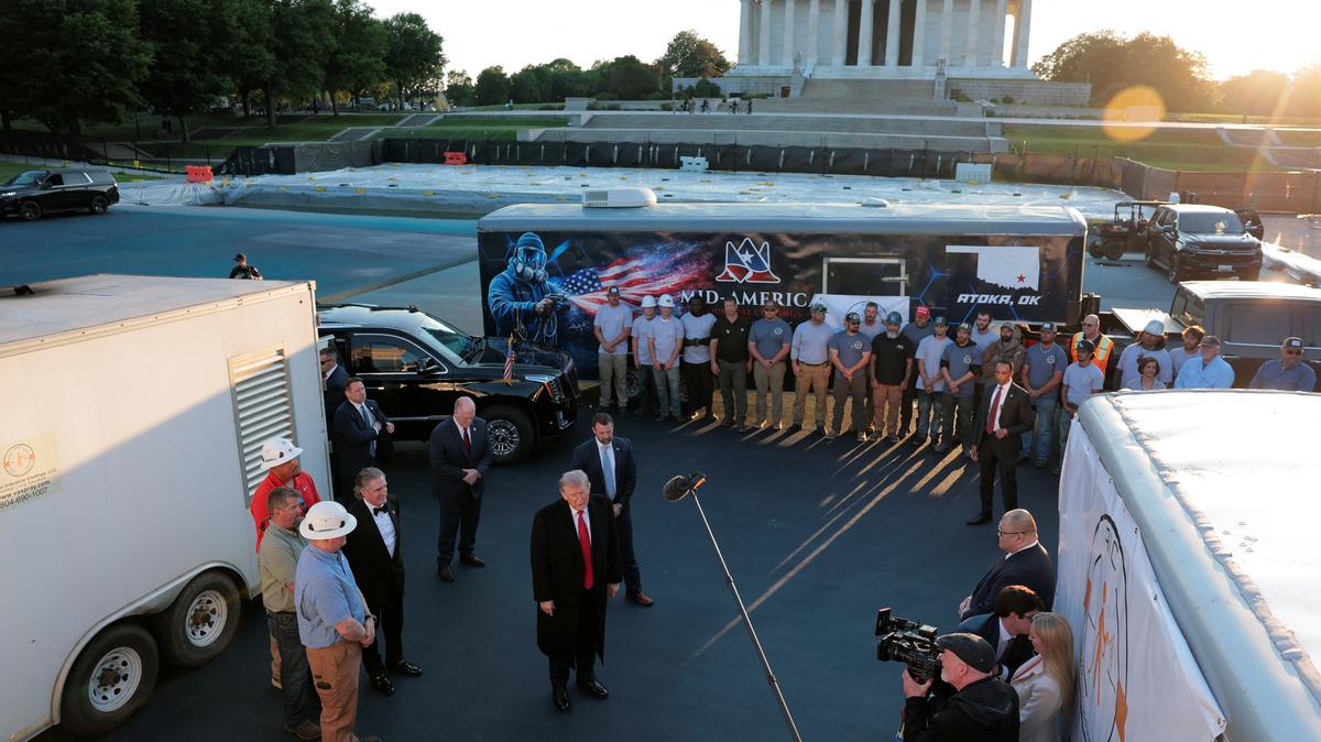 U.S. President Donald Trump speaks to reporters near the Lincoln Memorial Reflecting Pool as it undergoes renovations, in Washington, D.C., U.S., May 7, 2026. REUTERS/Kylie Cooper