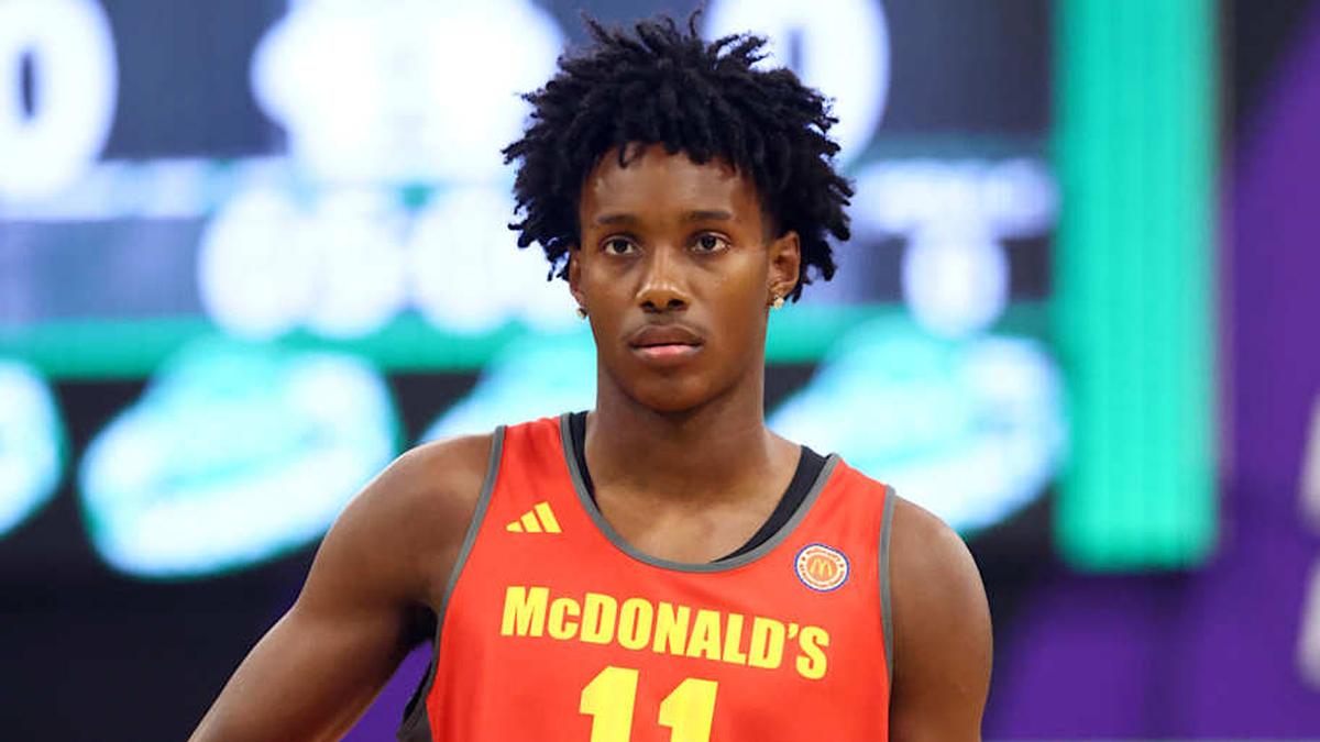  Mar 30, 2026; Goodyear, AZ, USA; Christian Collins (11) during the McDonalds All American Jam Fest at Millennium High School. Mandatory Credit: Mark J. Rebilas-Imagn Images | Mark J. Rebilas-Imagn Images 