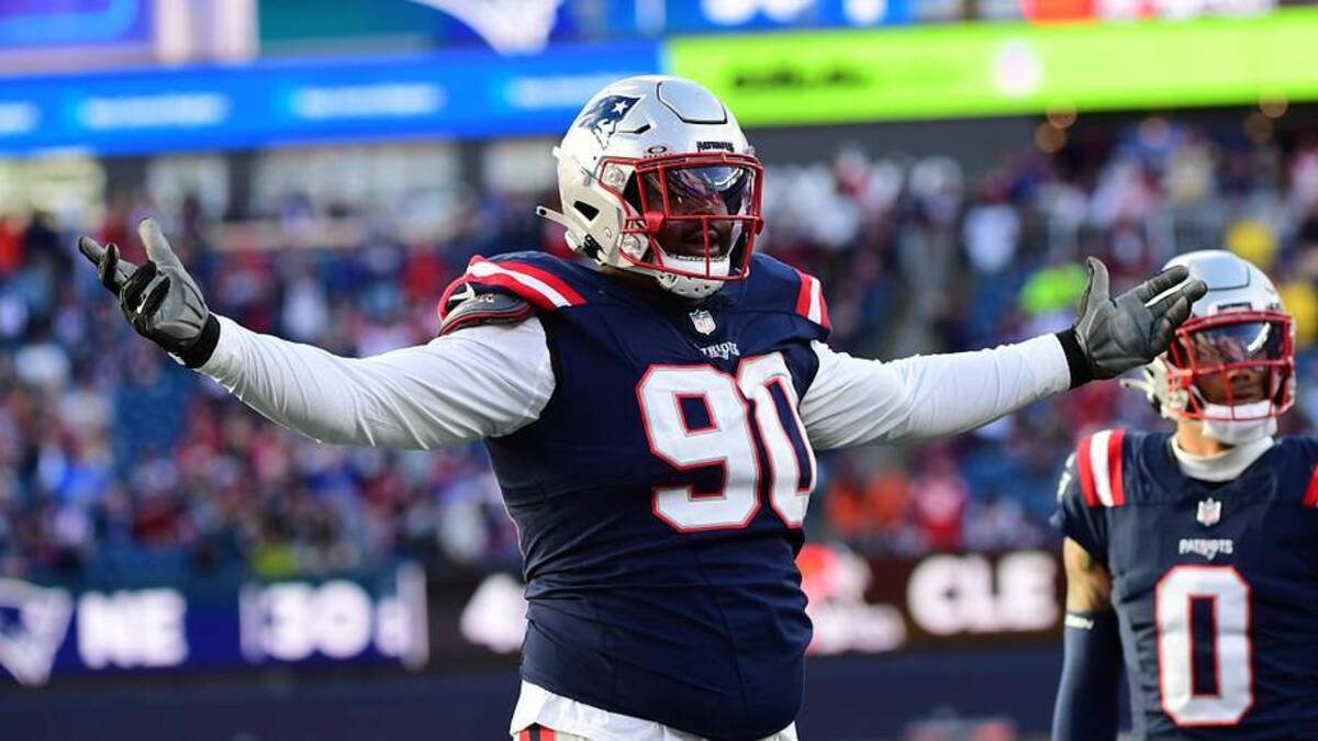  Oct 26, 2025; Foxborough, Massachusetts, USA; New England Patriots defensive tackle Christian Barmore (90) reacts during the fourth quarter against the Cleveland Browns at Gillette Stadium. Mandatory Credit: Bob DeChiara-Imagn Images | Bob DeChiara-Imagn Images 