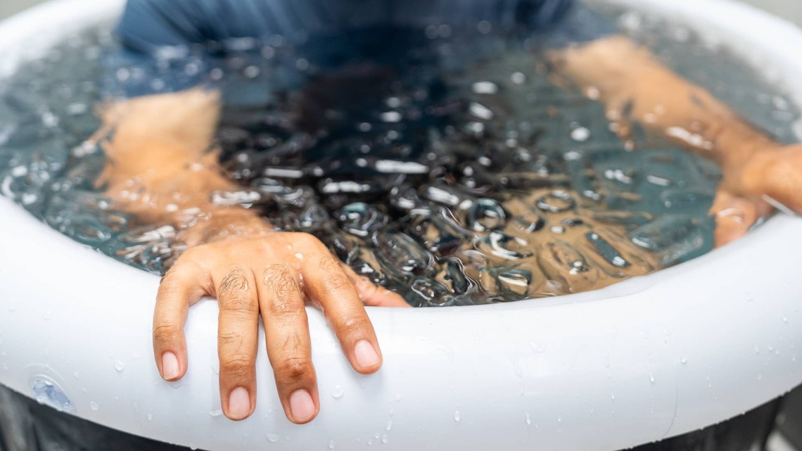 Cold Plunges Are Everywhere Right Now, But Do They Actually Work? 