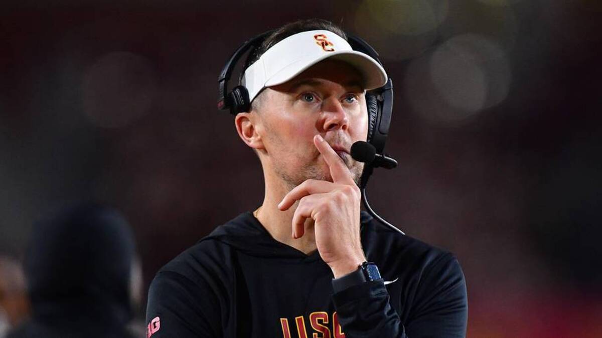  Nov 7, 2025; Los Angeles, California, USA; Southern California Trojans head coach Lincoln Riley watches game action against the Northwestern Wildcats during the second half at the Los Angeles Memorial Coliseum. Mandatory Credit: Gary A. Vasquez-Imagn Images | Gary A. Vasquez-Imagn Images 