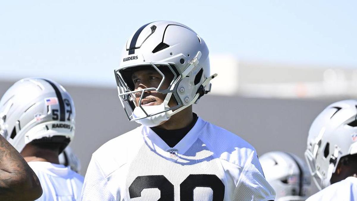  May 20, 2026; Henderson, NV, USA; Las Vegas Raiders safety Isaiah Pola-Mao (20) warms up during organized team activities at Intermountain Health Performance Center. Mandatory Credit: Candice Ward-Imagn Images | Candice Ward-Imagn Images 
