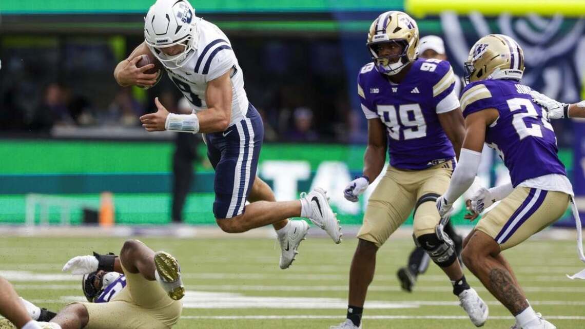 No. 19 Washington holds off Utah State 