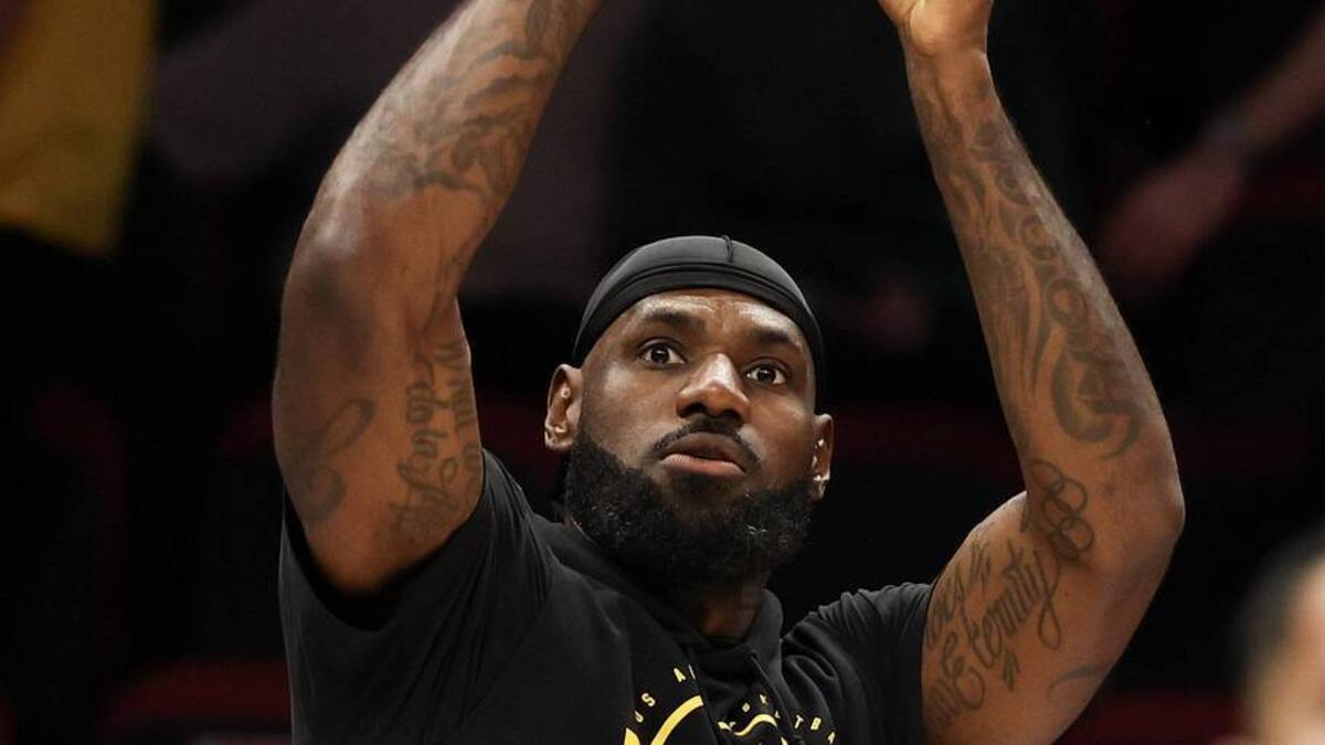  Mar 19, 2026; Miami, Florida, USA; Los Angeles Lakers forward LeBron James (23) warms up before tip off against the Miami Heat at Kaseya Center. Mandatory Credit: Isabella Frias-Imagn Images | Isabella Frias-Imagn Images 