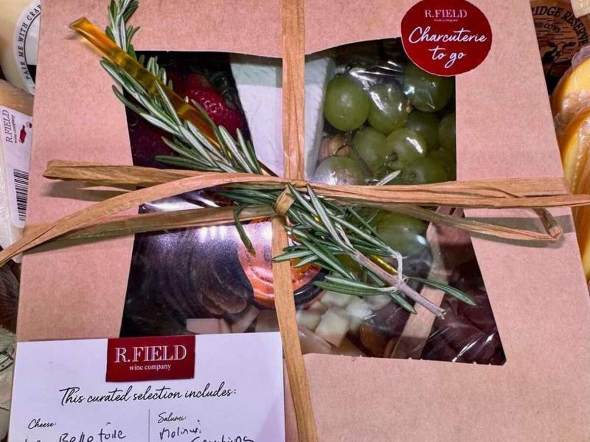  Girl dinner, aka charcuterie, is available to go at Foodland Farms. Photo credit: L. Perry 