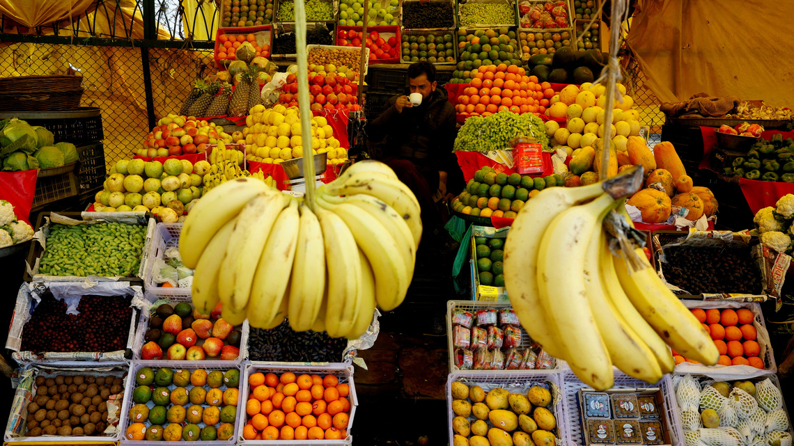 India Sept inflation nears RBI tolerance ceiling, boosting case for further rate hikes 