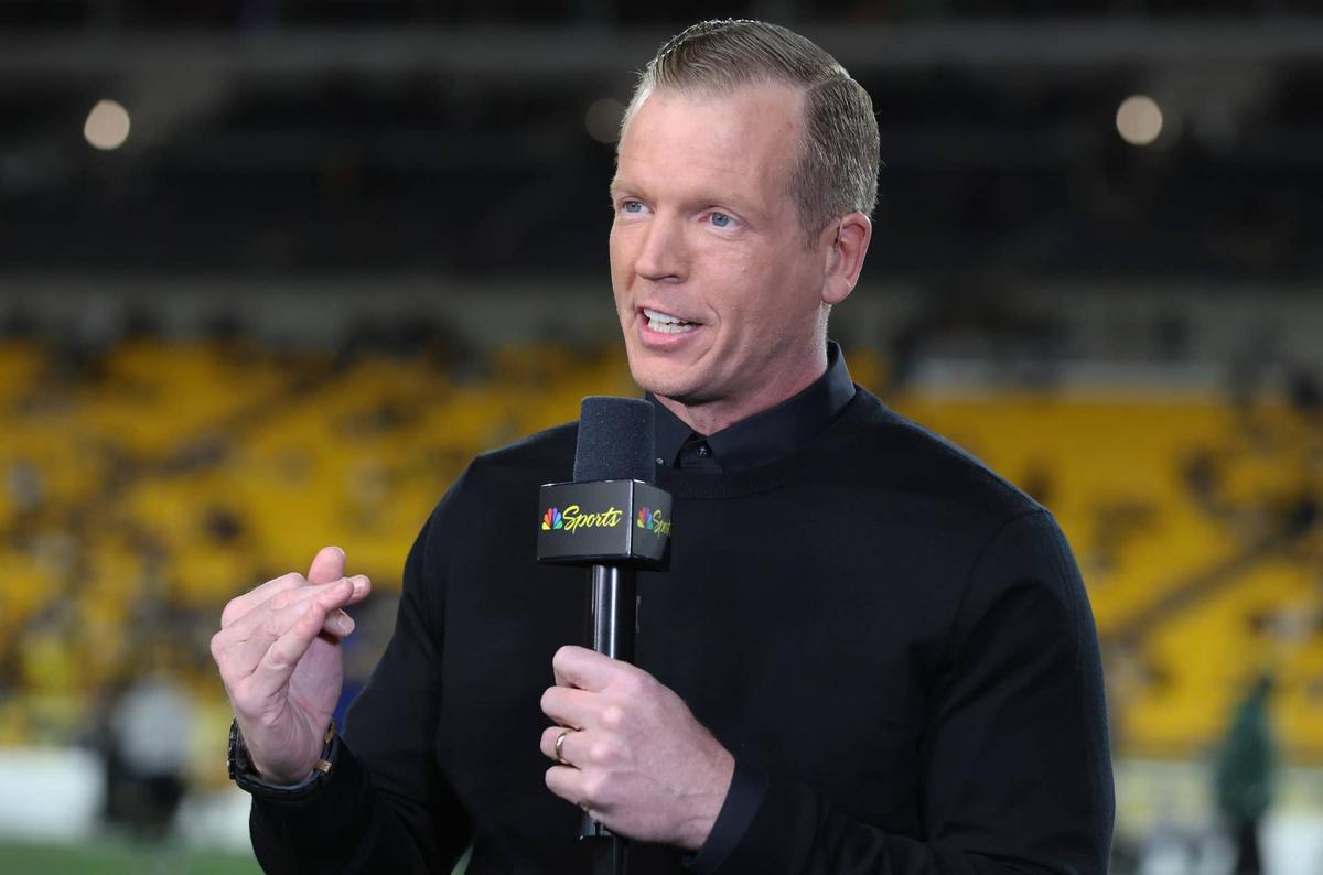  Oct 26, 2025; Pittsburgh, Pennsylvania, USA; Sunday Football Night in America host Chris Simms delivers the pre-game show before the Pittsburgh Steelers host the Green Bay Packers at Acrisure Stadium. Mandatory Credit: Charles LeClaire-Imagn Images 