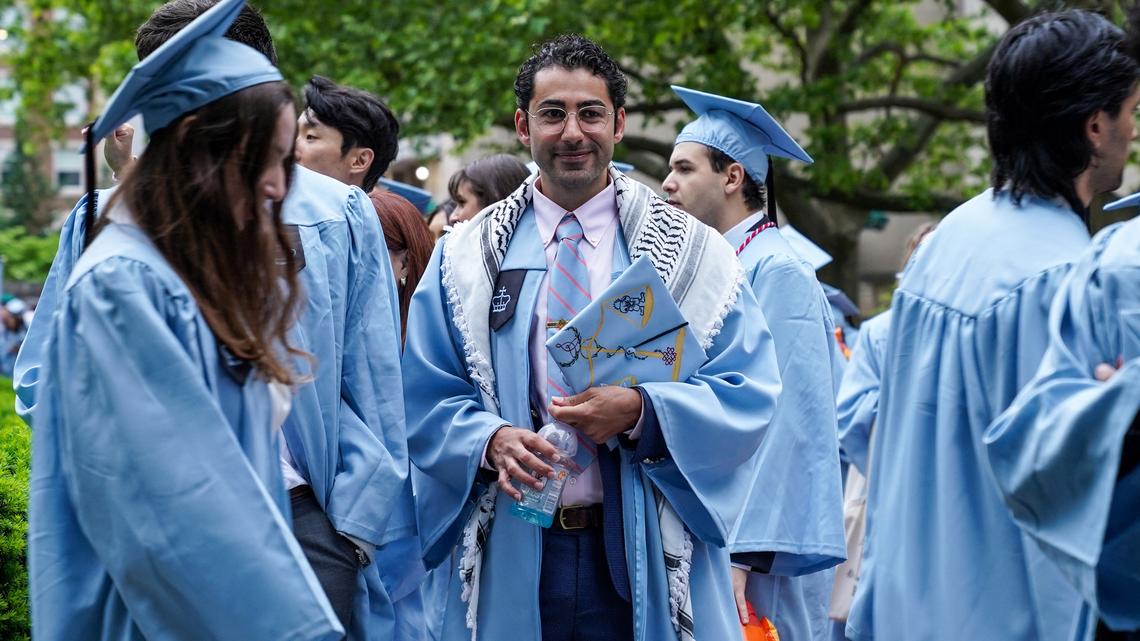 US reinstates deportation proceedings against pro-Palestinian student Mahdawi 