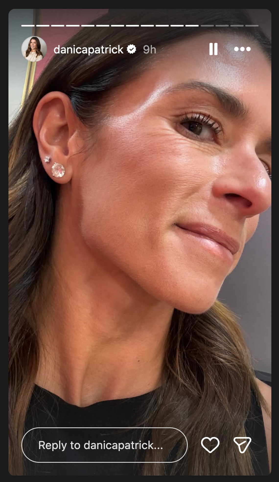  Danica Patrick's piercing. 