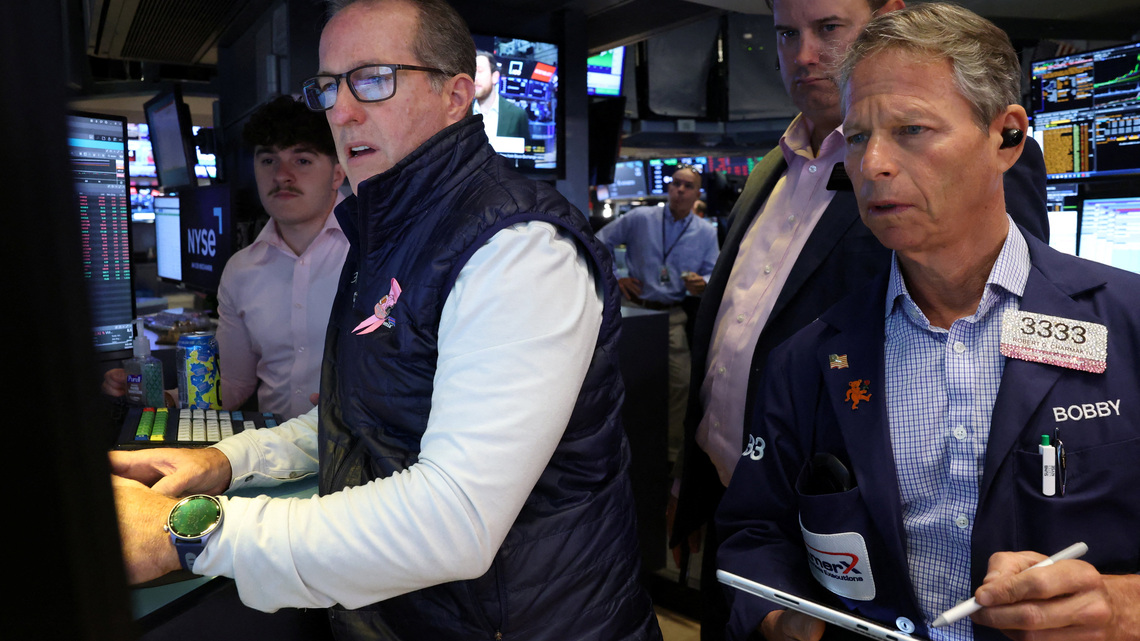Global equity fund inflows surge to three week highs 